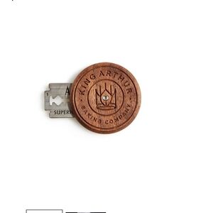 King Arthur Straight Walnut Lame